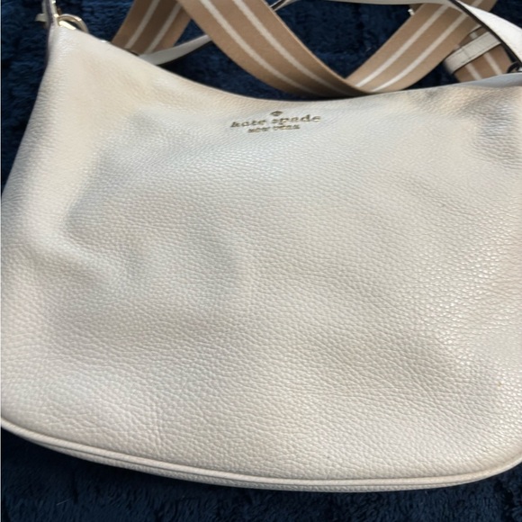 Kate Spade New York Cream Pebbled Leather Shoulder Bag with Matching Coin Pouch - Picture 6 of 9